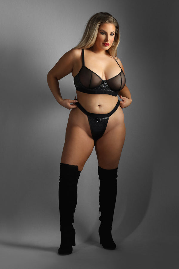 Bra & Crotchless Panty Queen